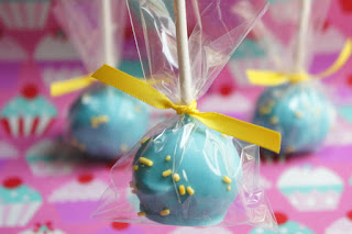 Cake Pops and Edible Wedding Favors in Valencia CA serving the whole Santa Clarita Valley!
