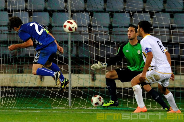 Դրվագ "Փյունիկ" - "Բանանց" հանդիպումից Դրվագ "Փյունիկ" - "Բանանց" հանդիպումից