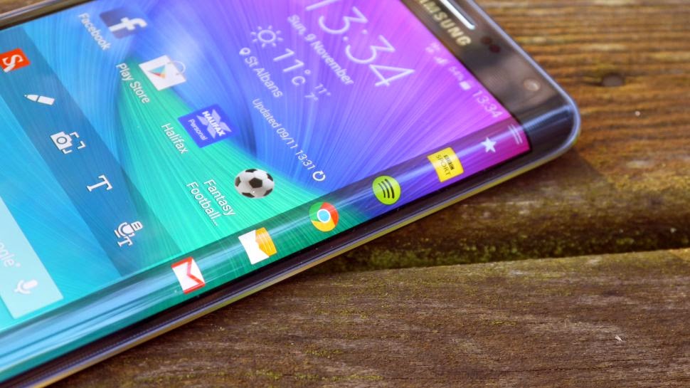 Come personalizzare schermo laterale Samsung Galaxy S6 Edge: download nuovi pannelli