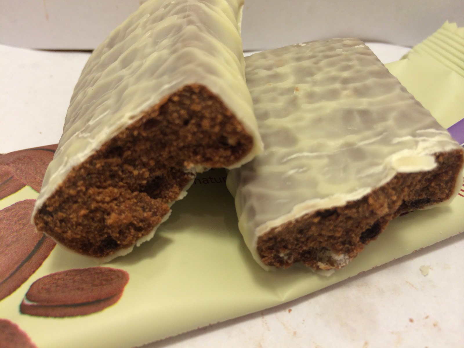 Crazy Food Dude Review thinkThin Cookies & Creme High Protein Bar