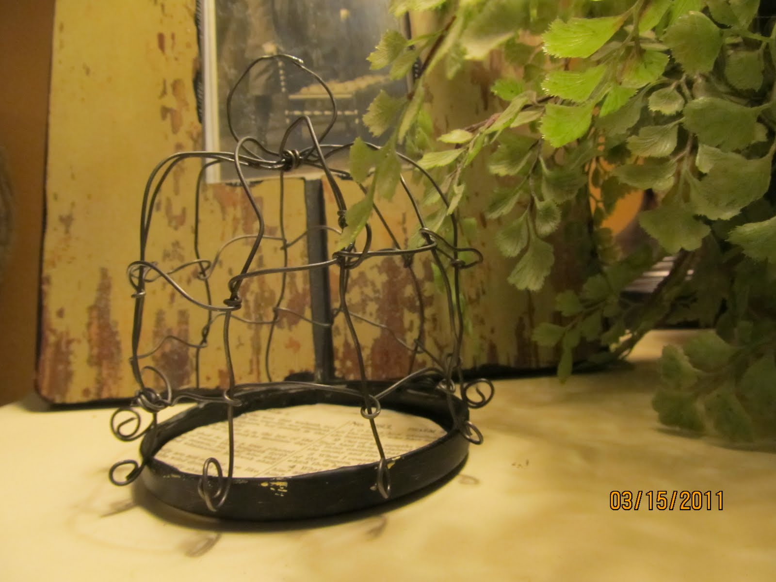 EMBELLISH Handmare Wire Bird Cage/Cloche
