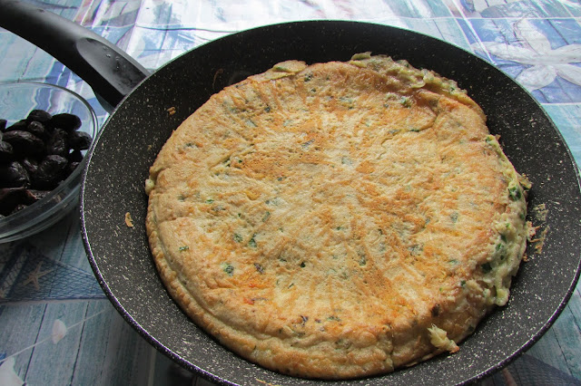 omlet z kozim serem i miętą (σφογγάτο με κατσικίσιο τυρί και δυόσμο) 