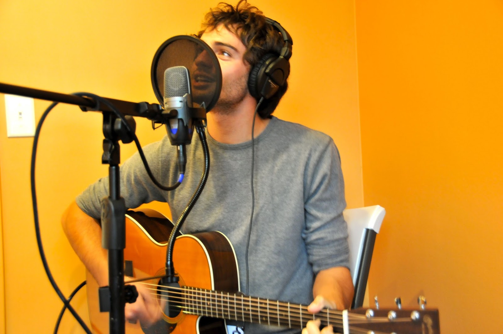 аблетон заставка. Make a song. To a song home. Ebay без фона. Make a song.