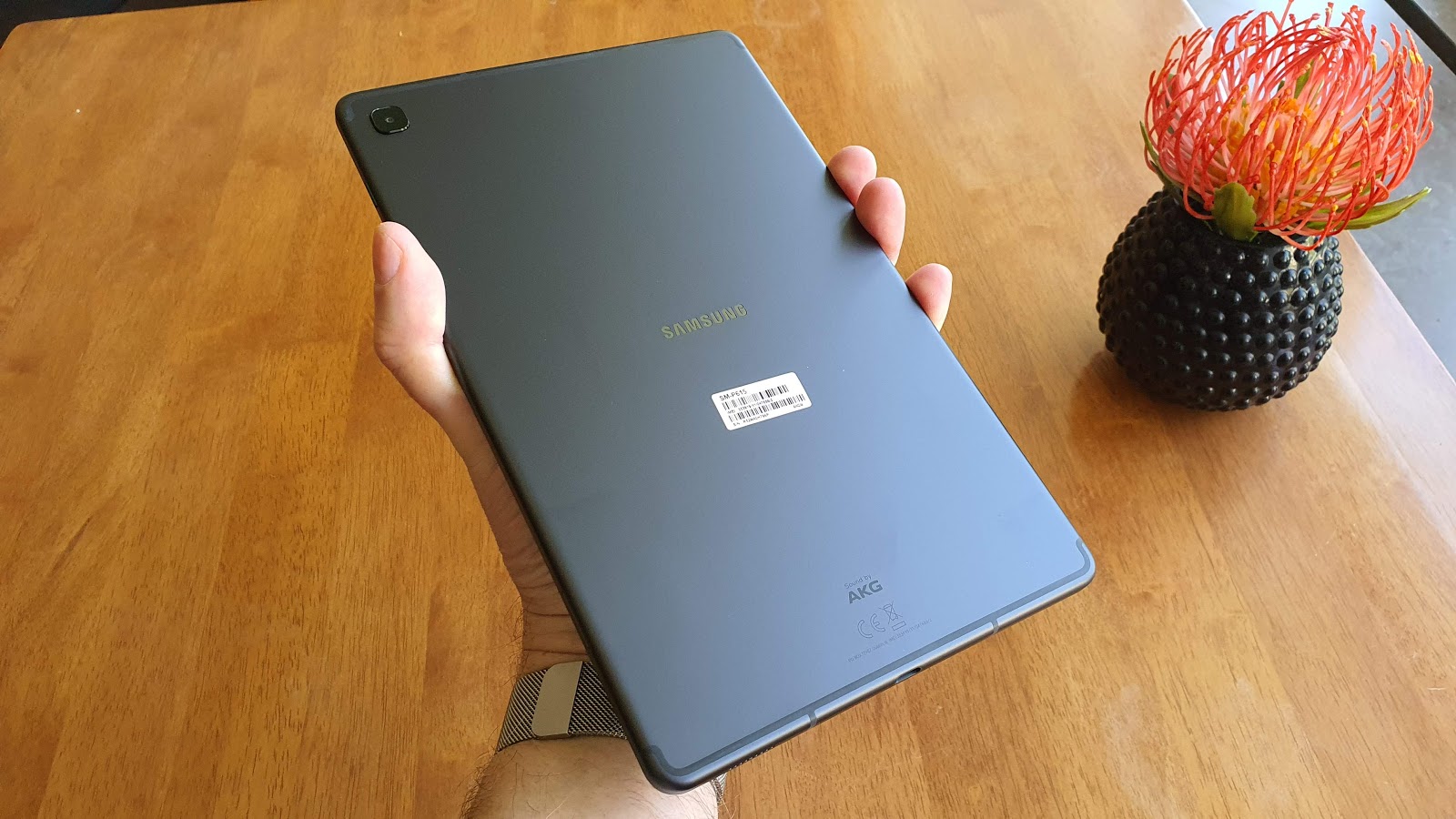 Unboxing of a Samsung Galaxy Tab S6 Lite in Oxford Gray