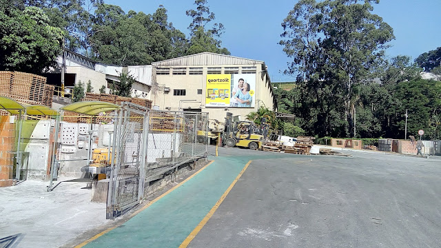 A fábrica de argamassas da Weber Quartzoli de Jandira-SP A maior fábrica de argamassas do mundo