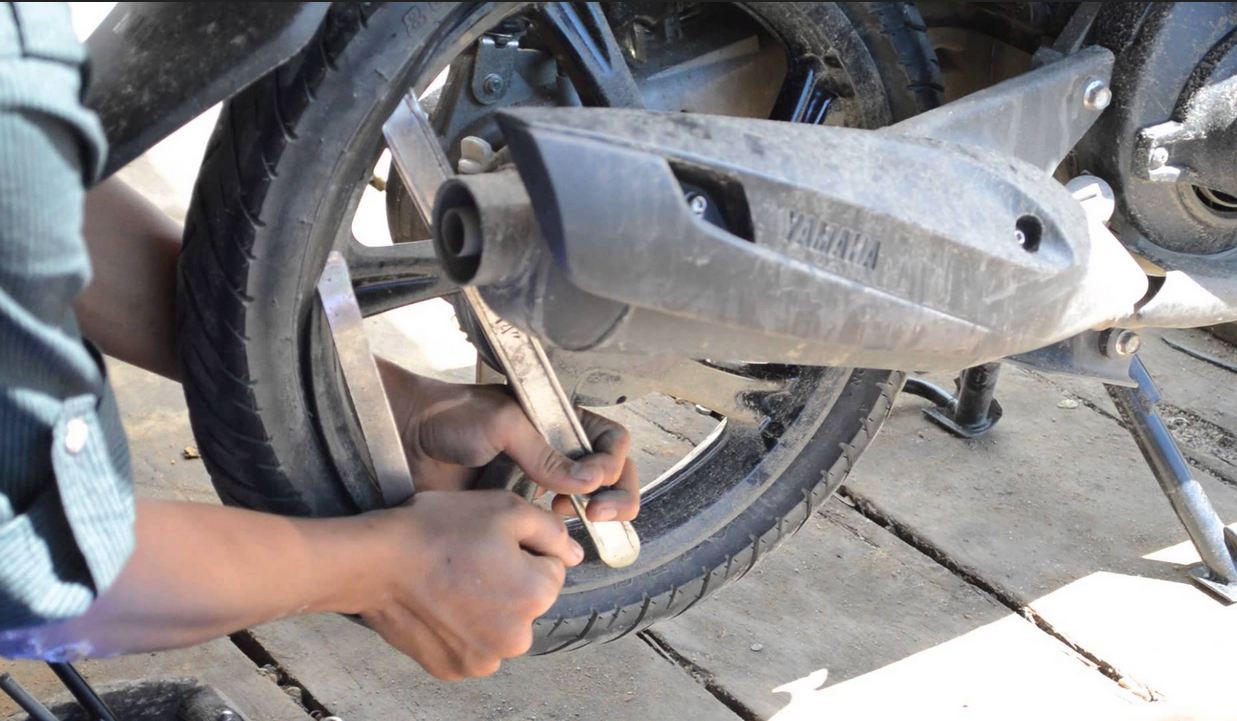 Jangan Remehkan Usaha Tambal Ban Sebelum Tau Keuntungannya