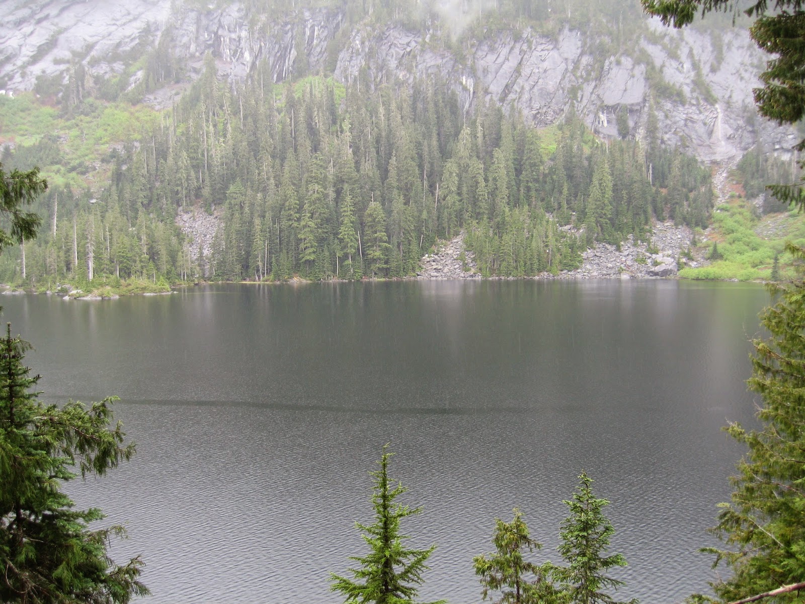 Dorothy Lake Hike