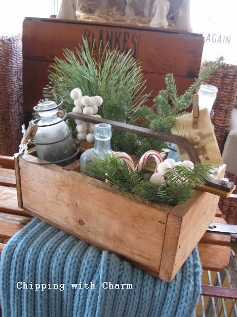 Chipping with Charm: Christmas Tote with a Silo Step Handle...http://www.chippingwithcharm.blogspot.com/