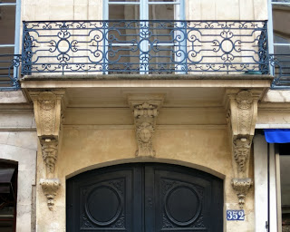 Balcon du 352 rue Saint-Honoré à Paris