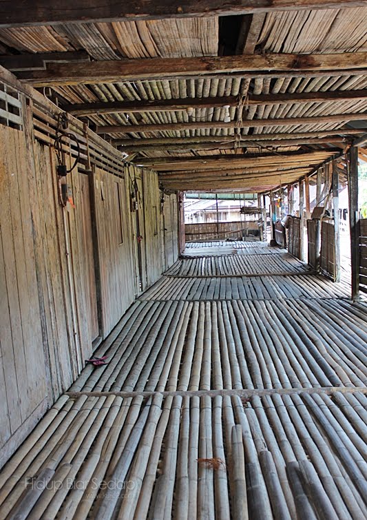 FaRaHaQiLaH: IMAGES OF RUMAH PANJANG