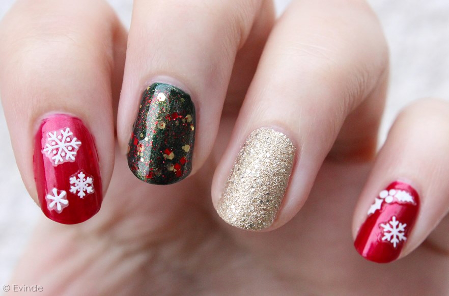 6. Cute and Simple Christmas Nails - wide 3