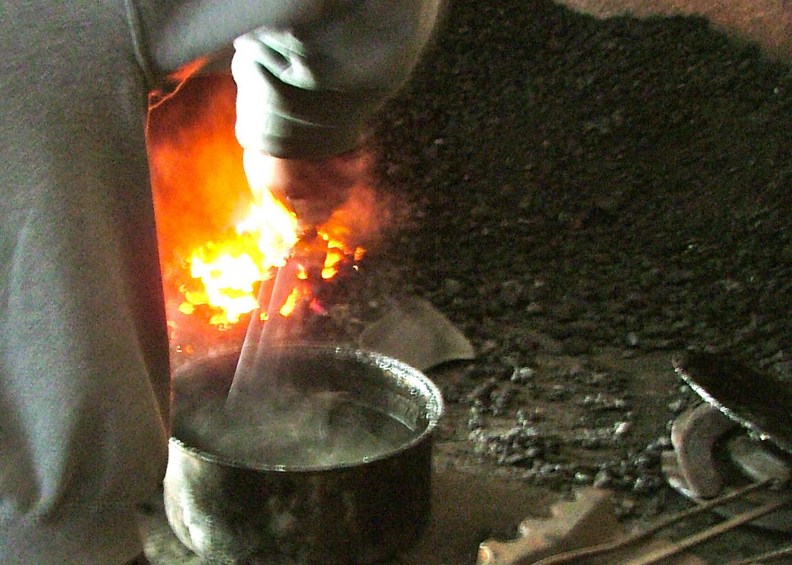 Kellogg & Sons' Blacksmith Shop Blacksmiths' method to Harden and Temper a Spring.