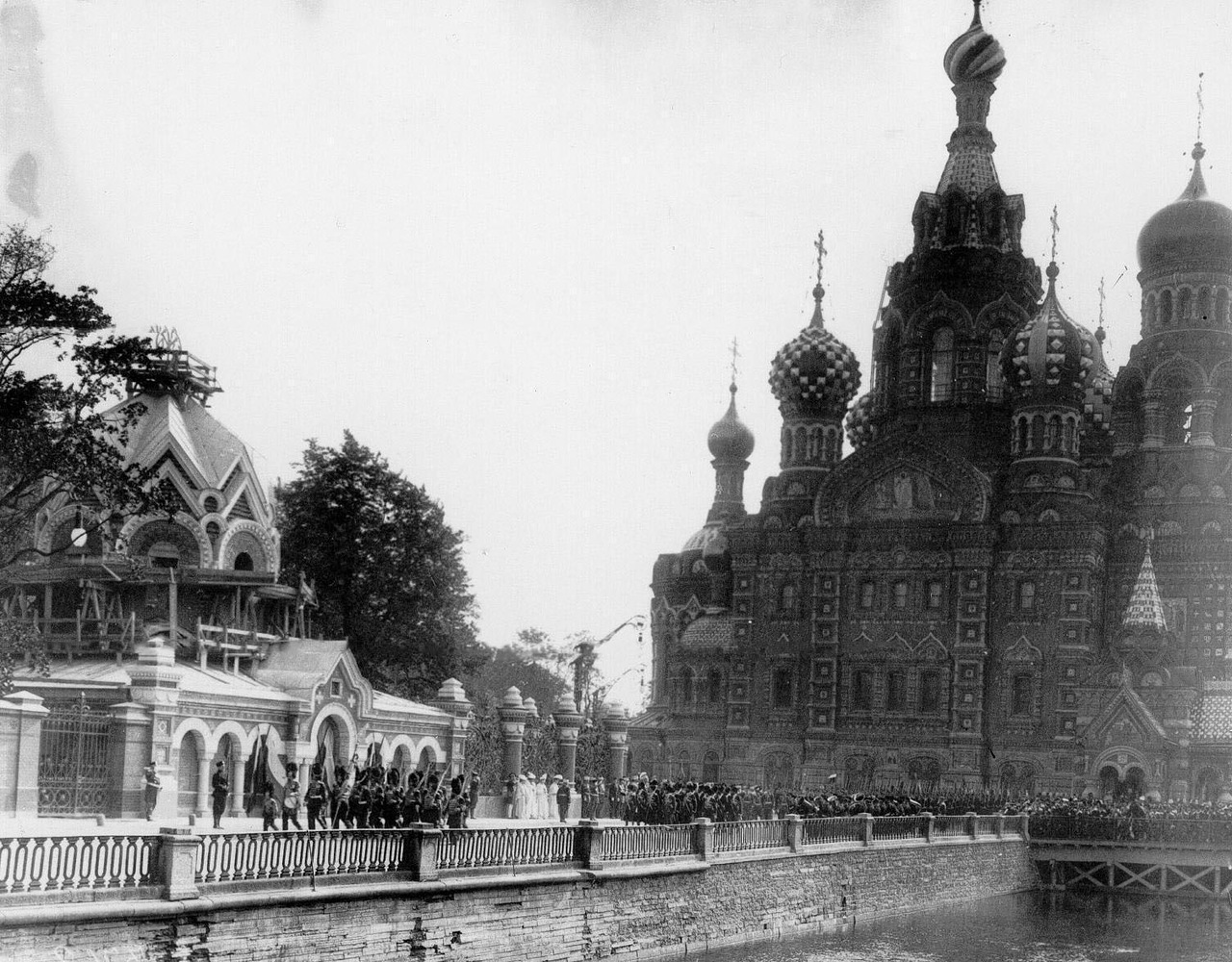 nicholas ii research With the mounting pressures of world war i, combined with years of injustice toppled the rule of tsar nicholas ii of russia in march 1917. nicholas ii research With the mounting pressures of world war i, combined with years of injustice toppled the rule of tsar nicholas ii of russia in march 1917.