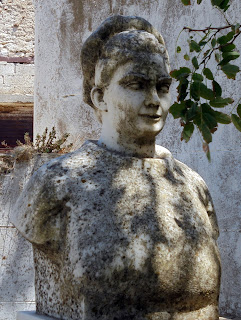 Ταφικό μνημείο Στέλλας Πρωτονοτάριου στην Απείρανθο