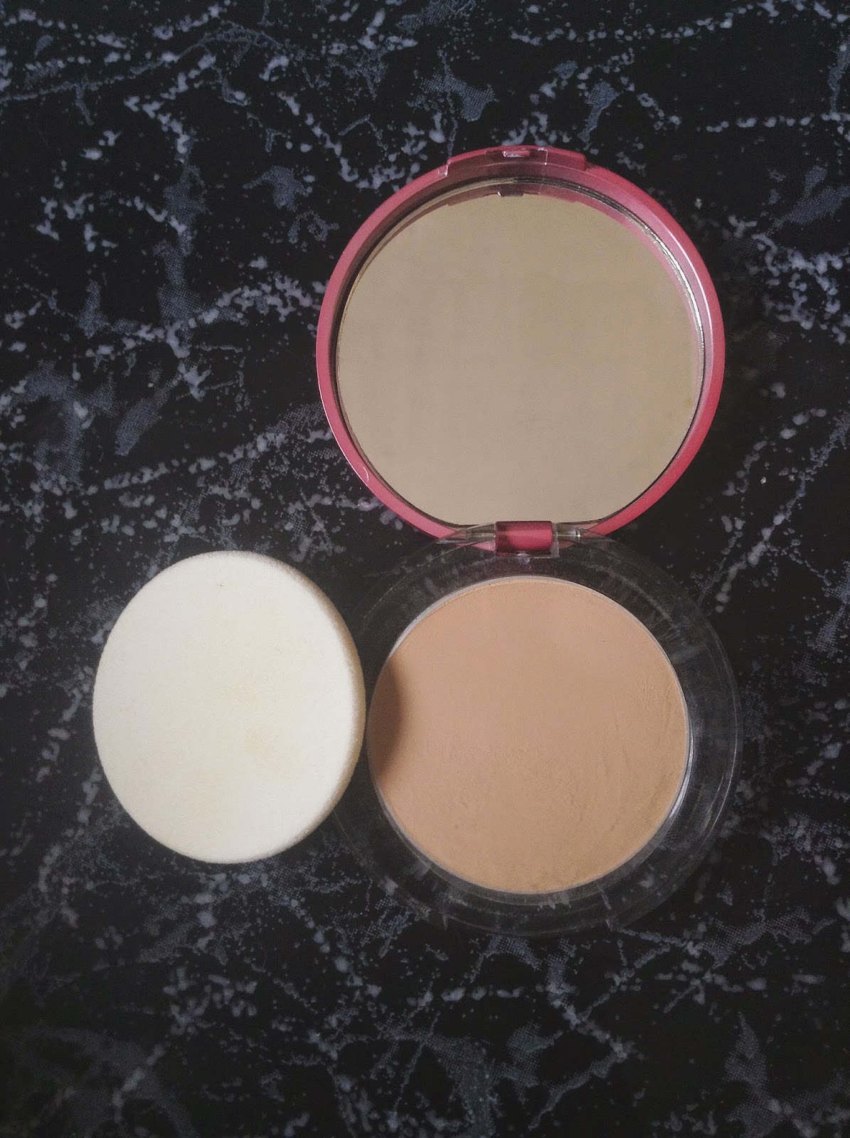 stealing your sunbeams REVIEW IN2IT Oil Control & OilFree face powder