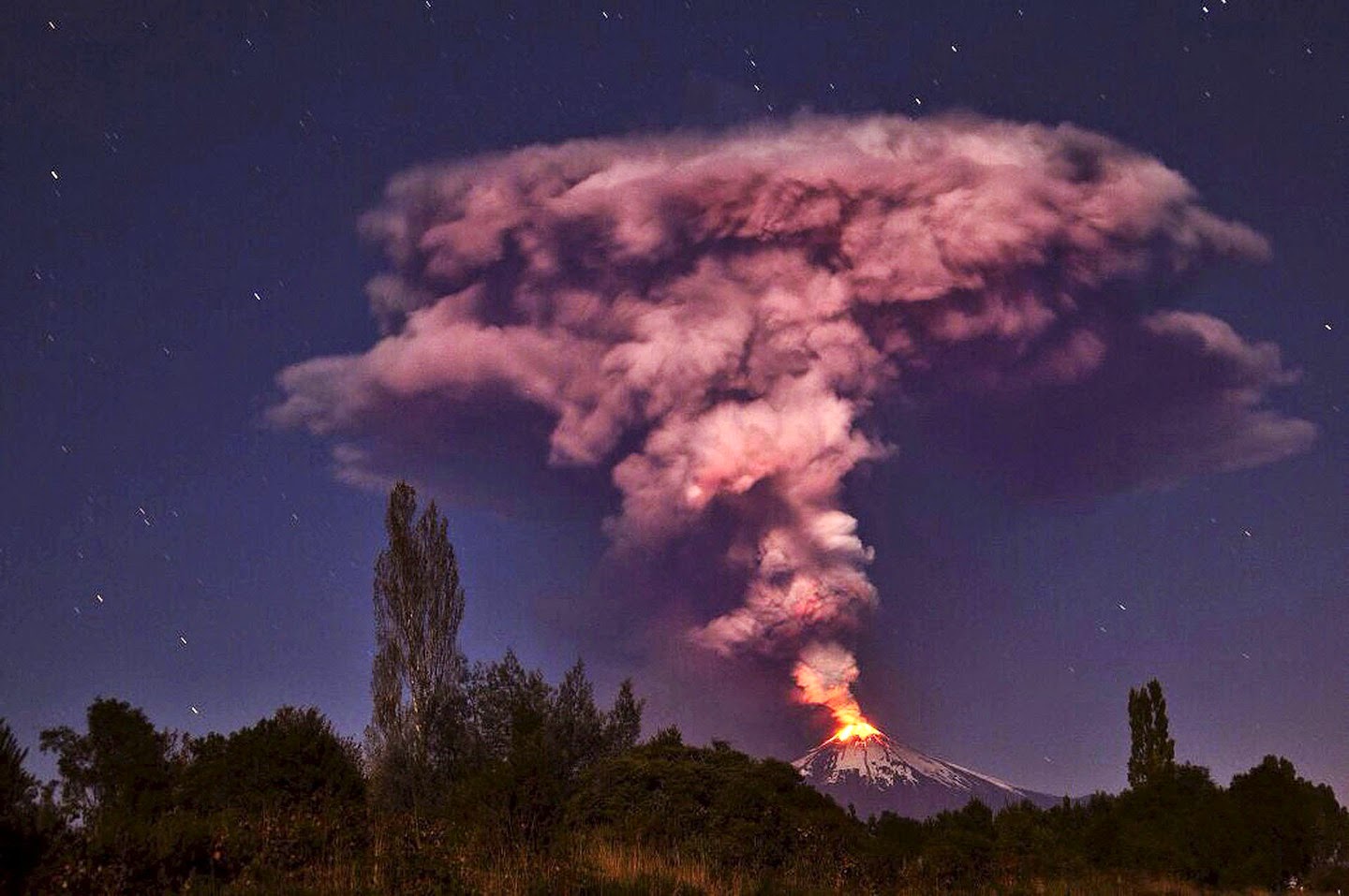 ALBUM ẢNH VỀ NÚI LỬA CALBUCO NAM CHILE  PHUN TRONG CÁC NGÀY 22 ĐẾN 24-4-2015. Volcano%2B%2B18