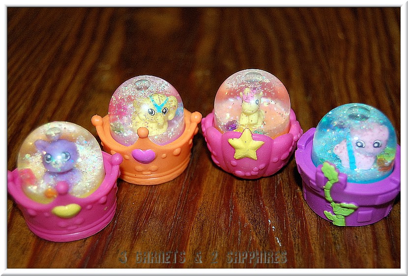 3 & 2 Sapphires Glitzi Globes . . . Glitter Water Globe Kits