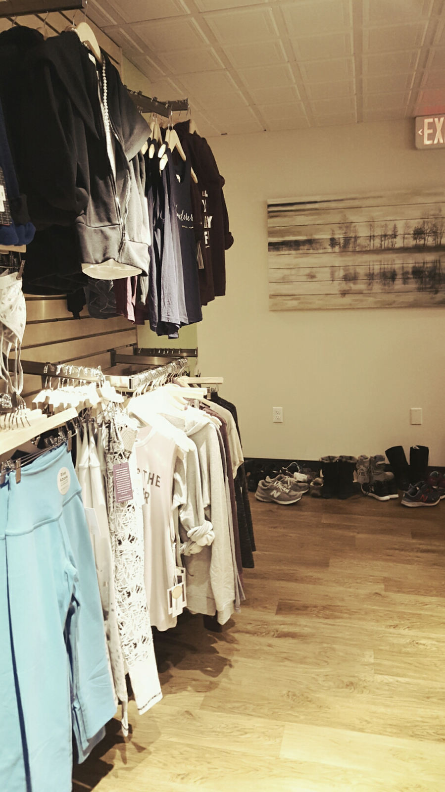 lucie wicker photography new yoga studio review yogaworks chestnut yoga works chestnut hill
