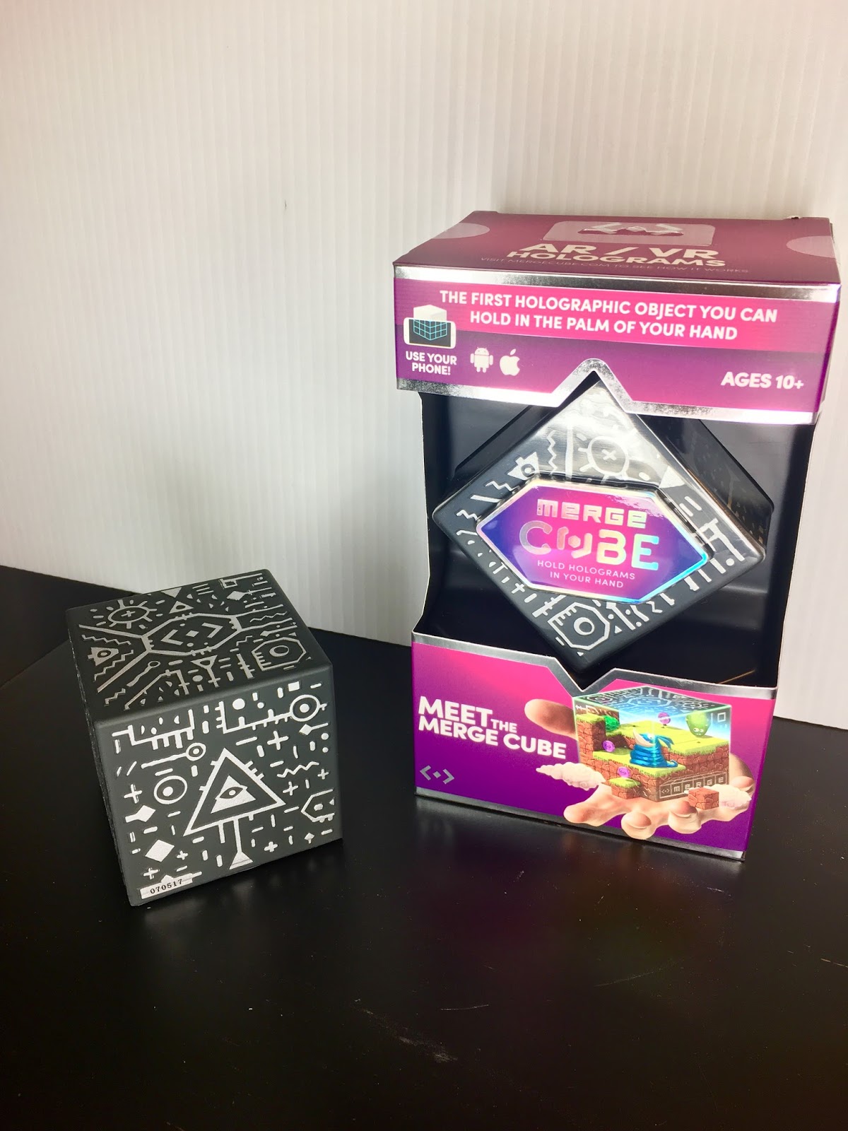 ✨Your Smarticles✨: The Marvelous Merge Cube in the Classroom