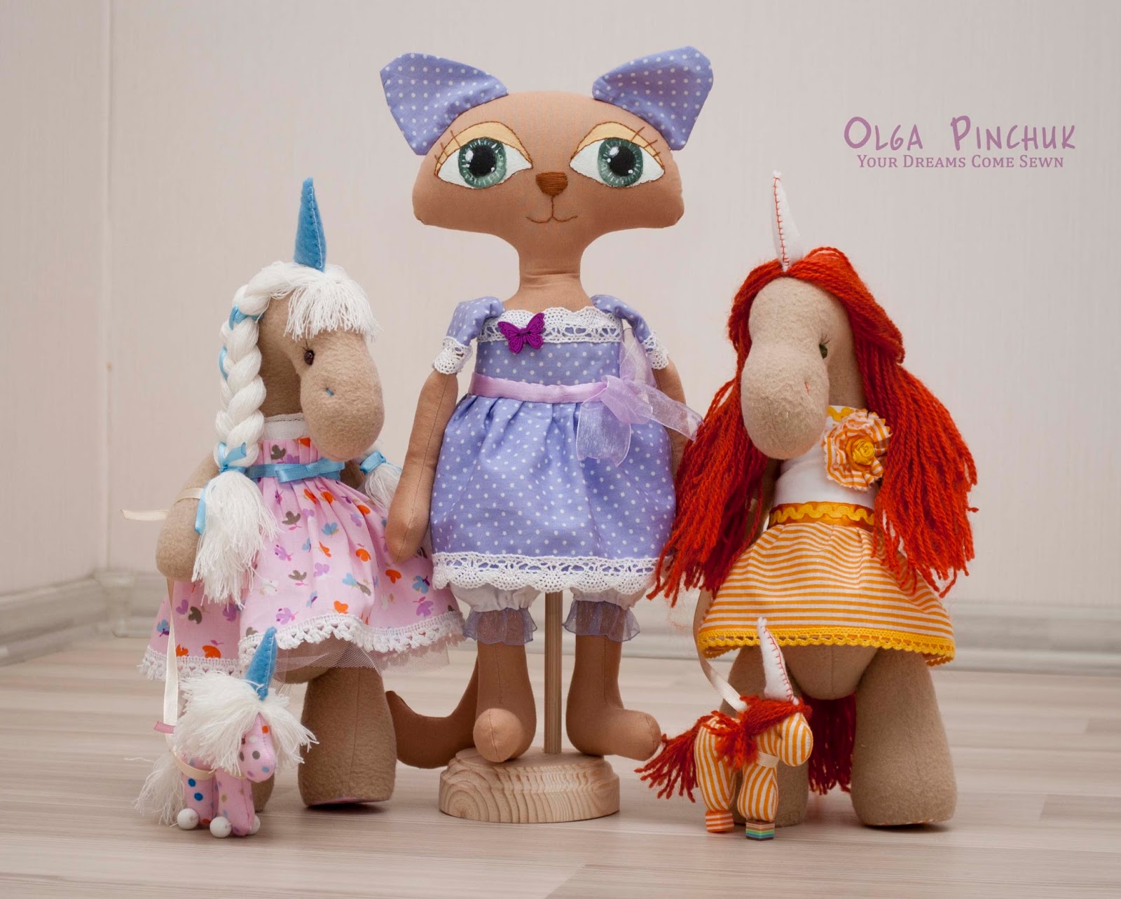 игрушка единорог, игрушка единорог грн, игрушка кошка, игрушка кошка грн, игрушки ручной работы грн, игрушки в наличии, игрушки ручной работы Ольги Пинчук, единороги ручной работы, кошка ручной работы, игрушка кошка, коты ручной работы, игрушки для детей, интерьерная игрушка, смугасте щастя