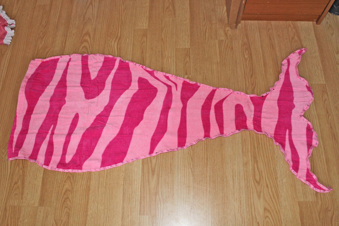 Stitch To My Lou Mermaid Tail Towel Tutorial