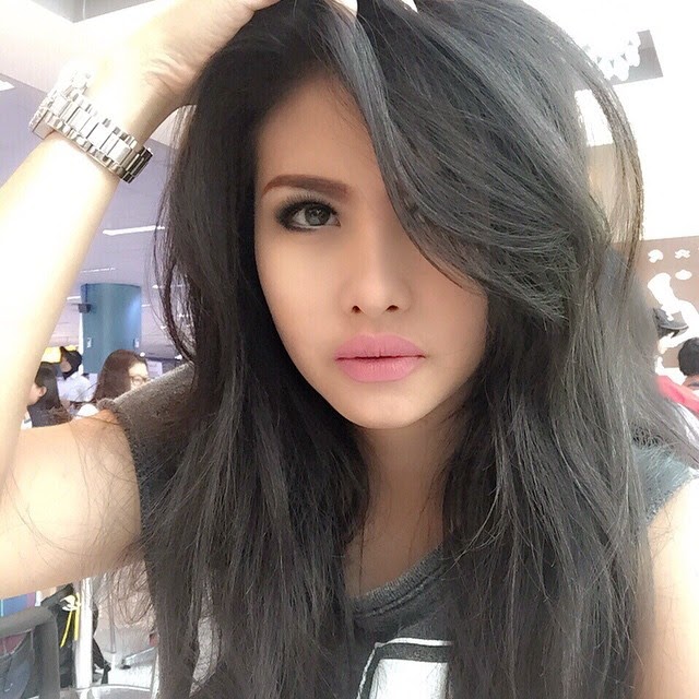 RIA WINATA FOTO SELFIE CANTIK TERBARU 2015 - ZONA ARTIS LAGI