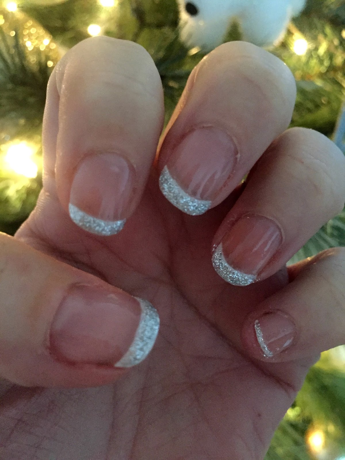 Three Easy Christmas Nail Looks Mammaful Zo Beauty, Life, Plus Size