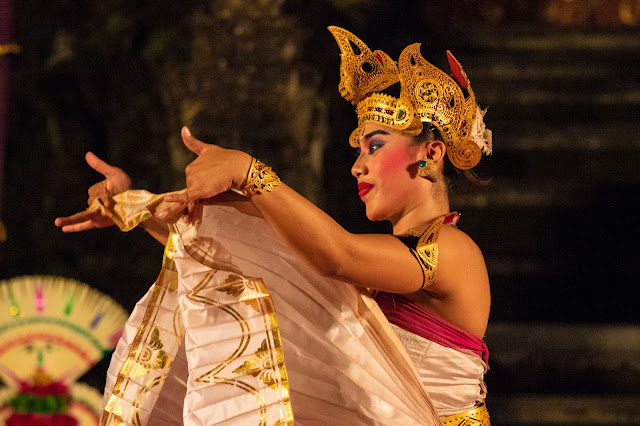 Danza tradizionale balinese Tempio Saraswati, Ubud-Bali
