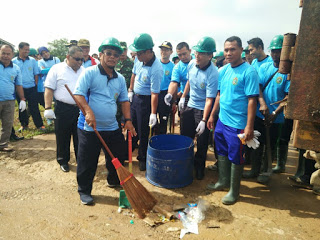 Hari Sampah Nasional Bupati Ingatkan Warga Jangan Buang Sampah Sembaranganan Hari Sampah Nasional Bupati Ingatkan Warga Jangan Buang Sampah Sembaranganan
