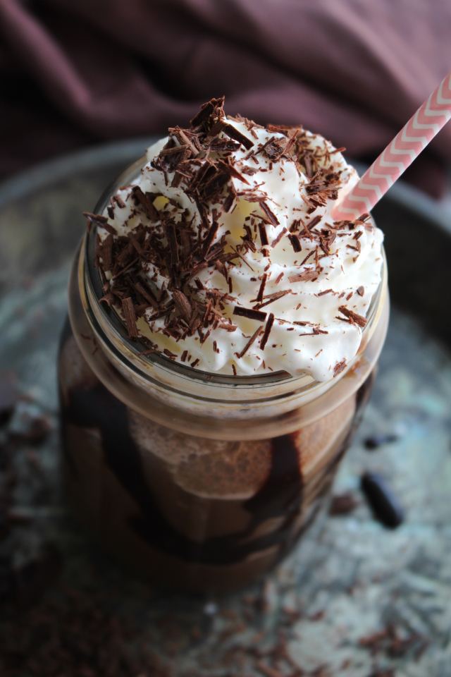 Frozen Dark Chocolate Mocha | The Two Bite Club | #Ad #CoffeehouseBlend