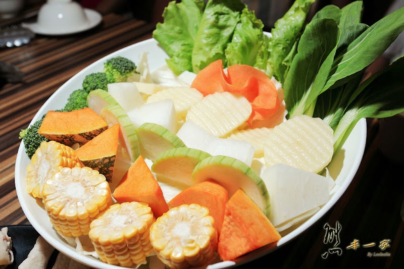 勾勾鍋鴛鴦火鍋|台南府前路小吃美食葷食素食餐廳|千頌伊買千送一百|麻辣鴛鴦火鍋