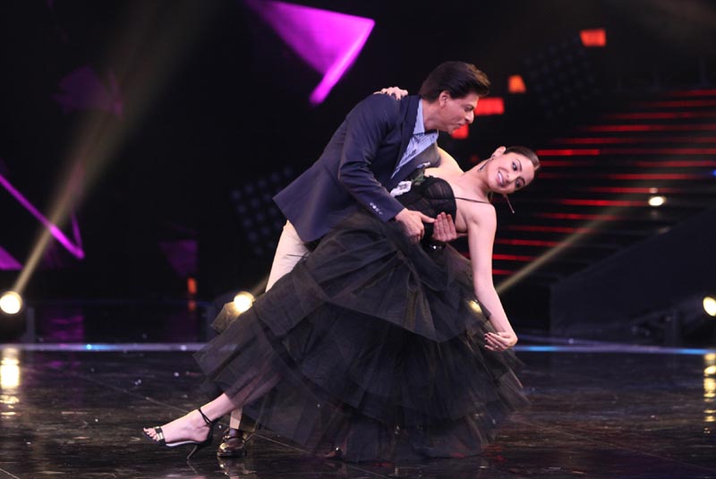 Shahrukh Khan along with Anushka Sharma on Dance +4
