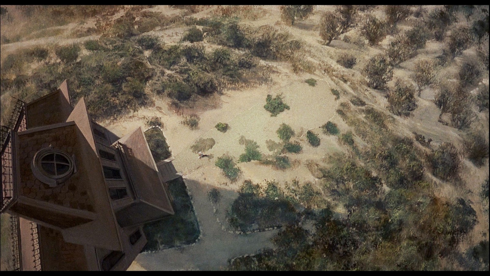 Psycho_II_BR%2B%2528extreme%2Bdownview-corrected%2529.jpg