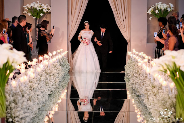 casamento clássico, casamento elegante, casamento chique, casamento real, decoração branca, tapete de espelho, passarela espelhada, casamento, cerimonia de casamento, anderson marques, dunia city hall, casarei em brasilia, casamento em brasilia