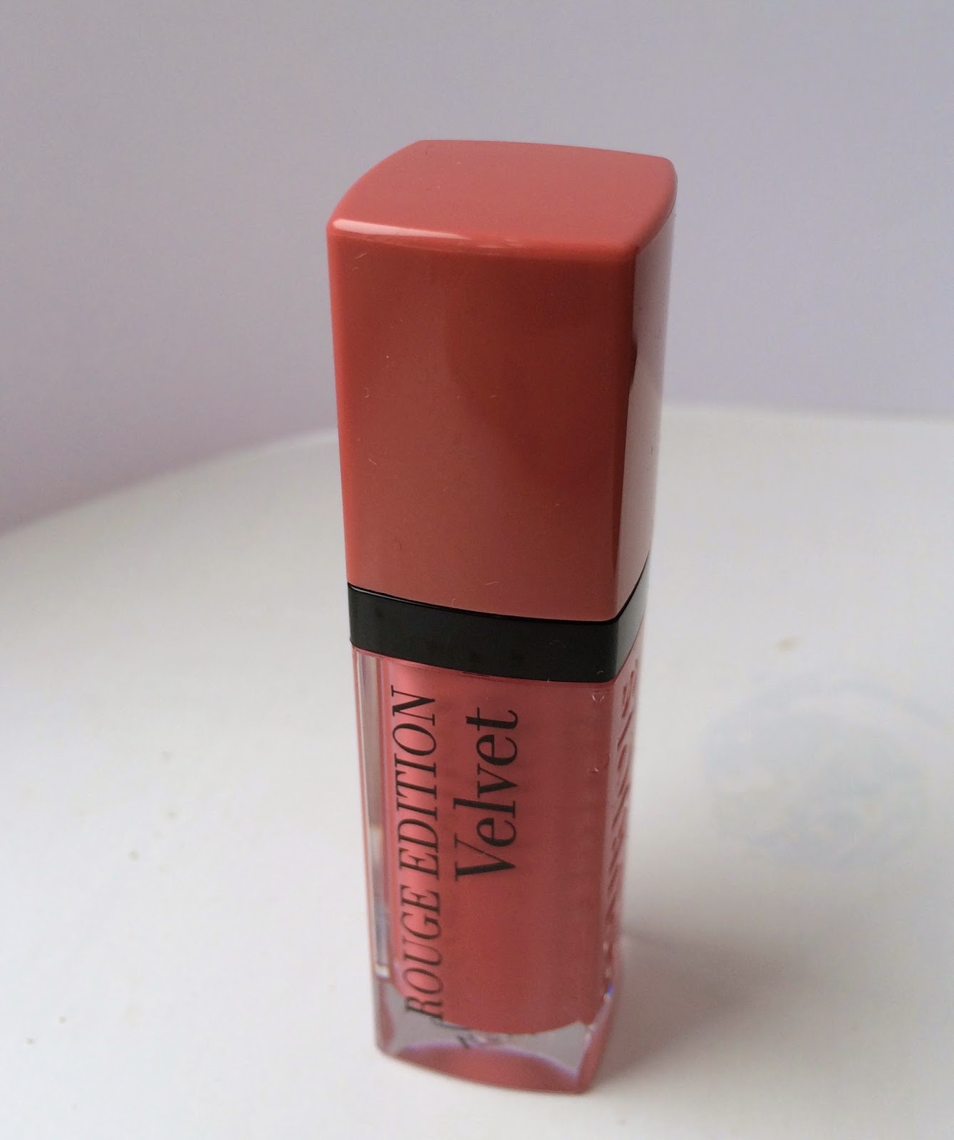 bourjois-lipstick-rouge-edition-velvet-happy-nude-year-christmas-2014
