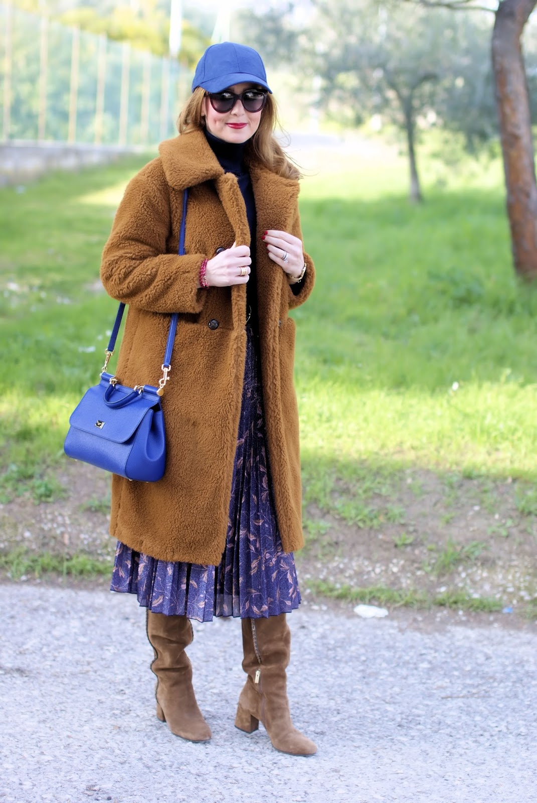 The Teddy Bear Coat trend on Fashion and Cookies international fashion blog