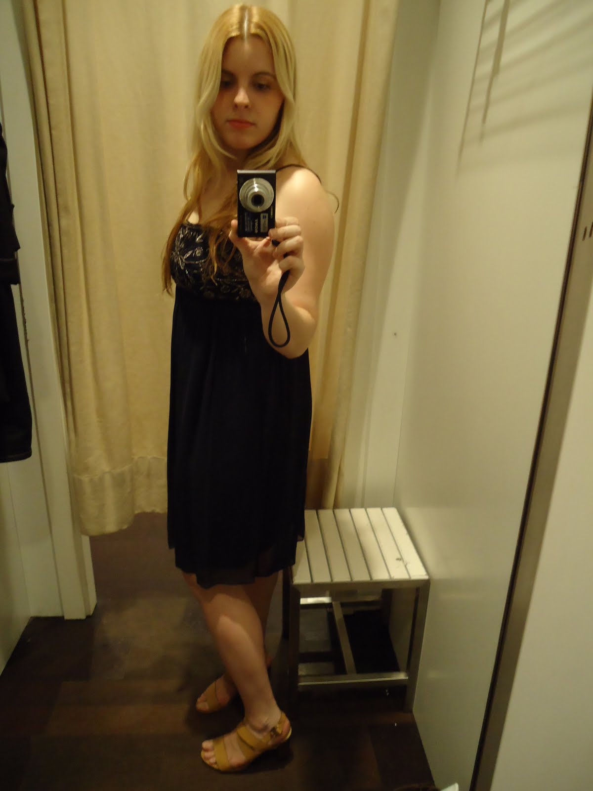 Life in Brussels Zara Fitting Room (I)