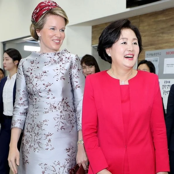 First Lady Kim Jung-sook at The Blue House. Natan Couture Embroidered organza dress