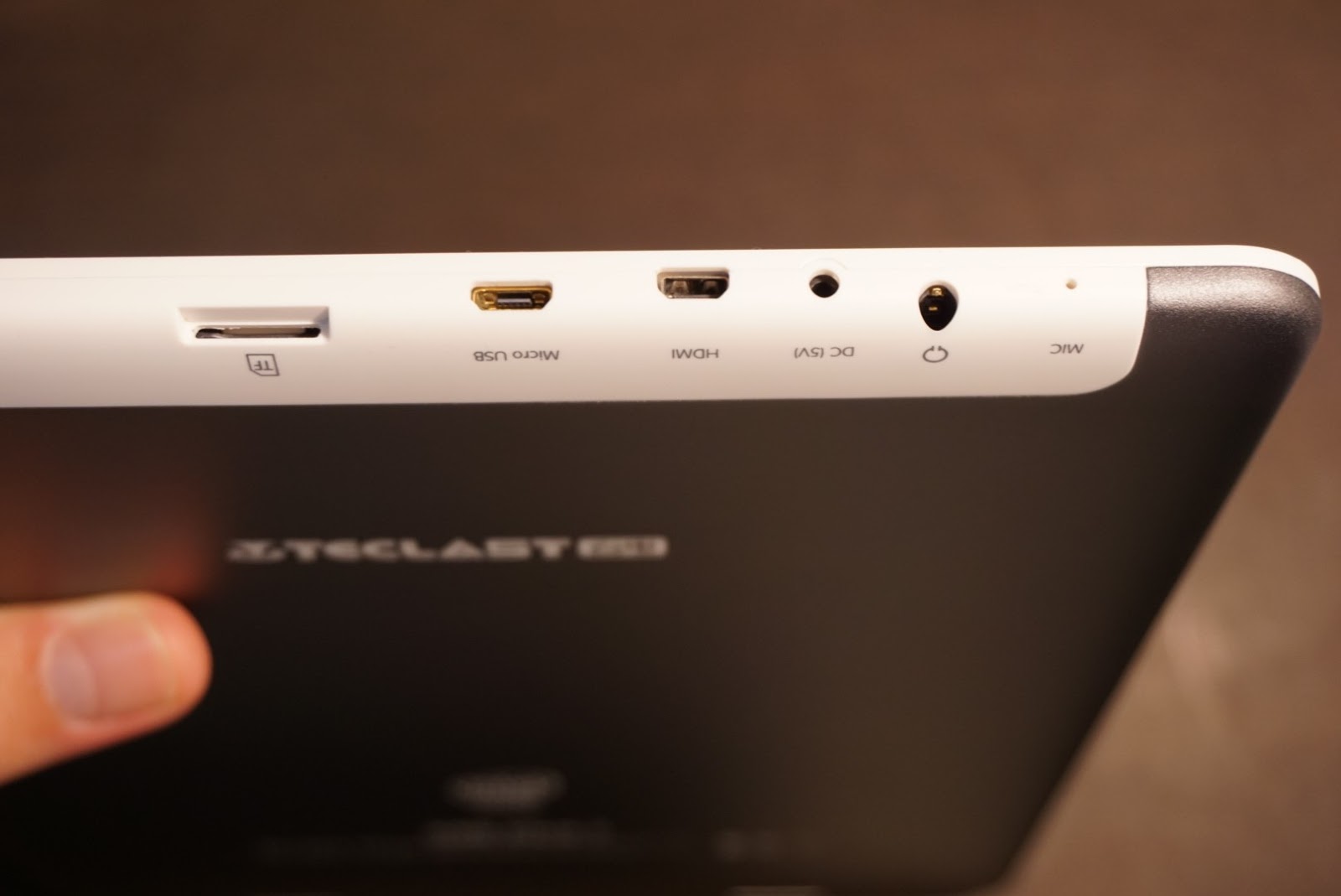 Teclast X98 Plus Iiレビュー 外観に目を瞑れば スペック面では大満足できる機種 Teclast X98 Plusレビュー Chinar ちなーる