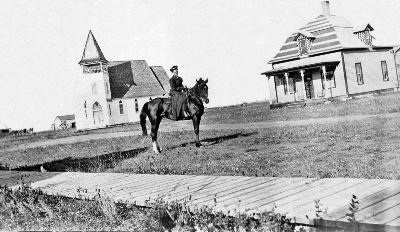 24 Rare Vintage Photographs That Capture Everyday Life in Saskatchewan
