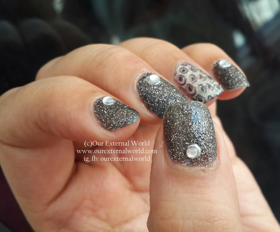 Black and Glitter Party Nail Art Design - wide 2