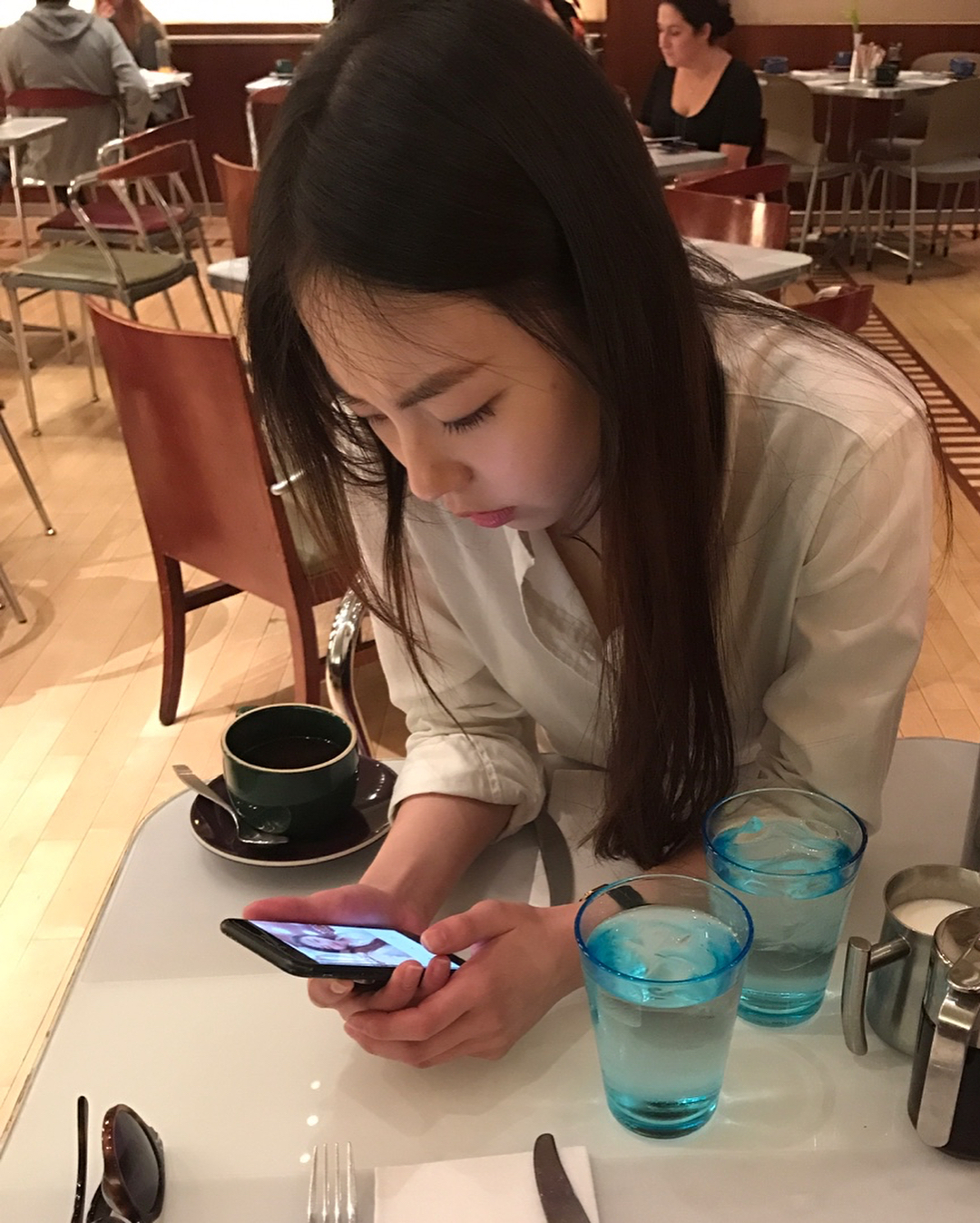 sohee greets fans with her photos from new york sohee greets fans with her photos from new york