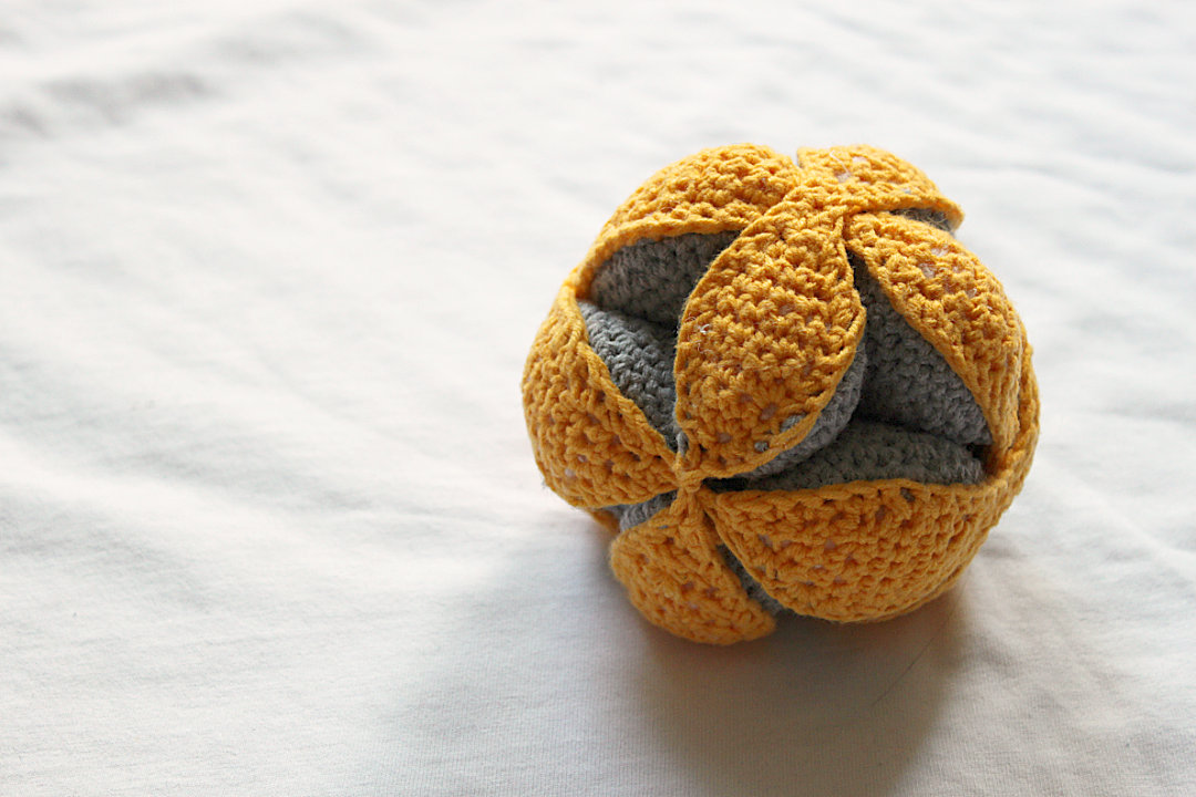 how to make crochet amish puzzle ball