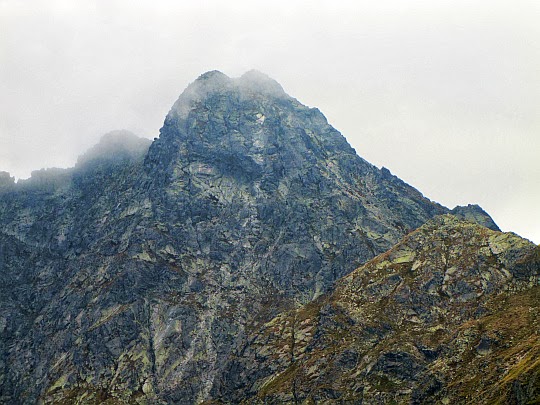 Świnica (słow. Svinica, 2301 m n.p.m.).