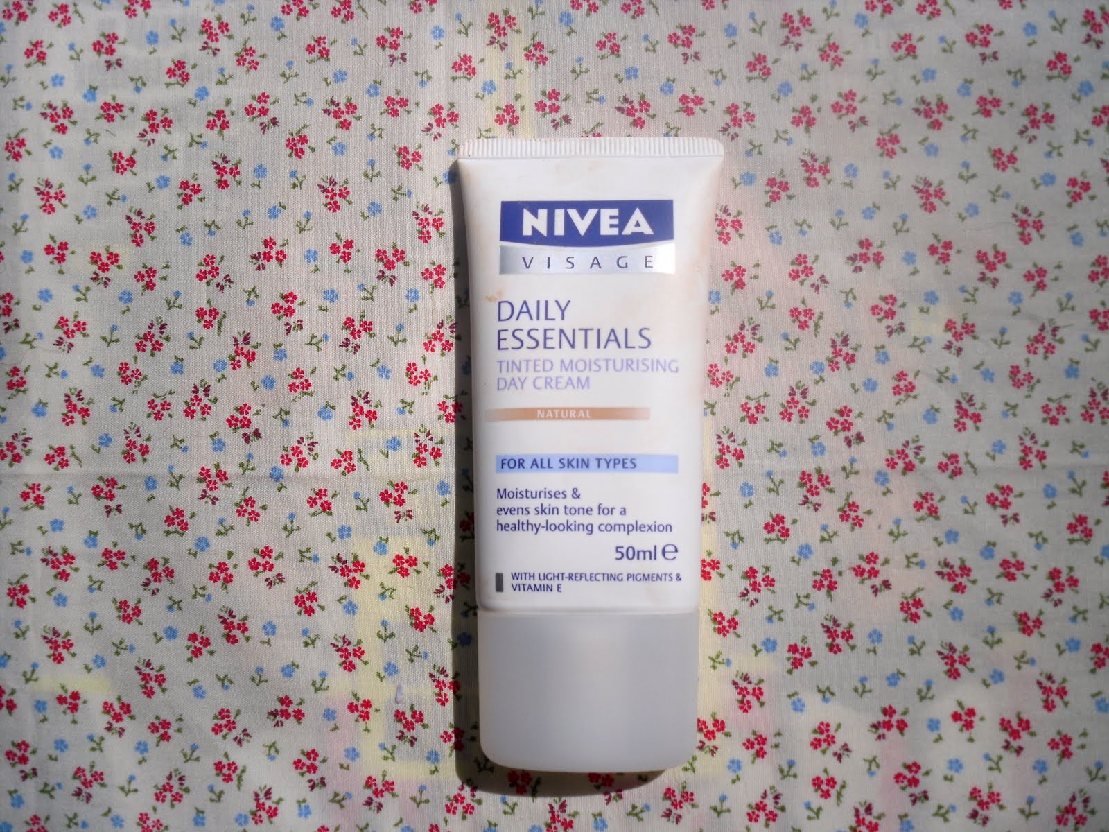 Hannah Kimberley ♥ Review Nivea 'Tinted moisturising day cream'