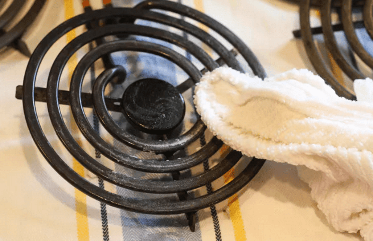 10 Genius Tips To Deep Clean Your House - Electric Stove Burners