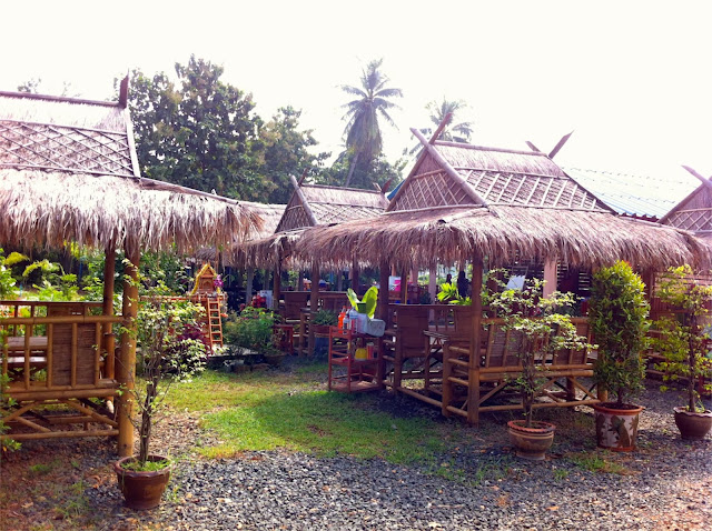Lap Kai Thai Lom Restaurant in Lomsak, North-East Thailand Where to eat in Lomsak, North-East Thailand
