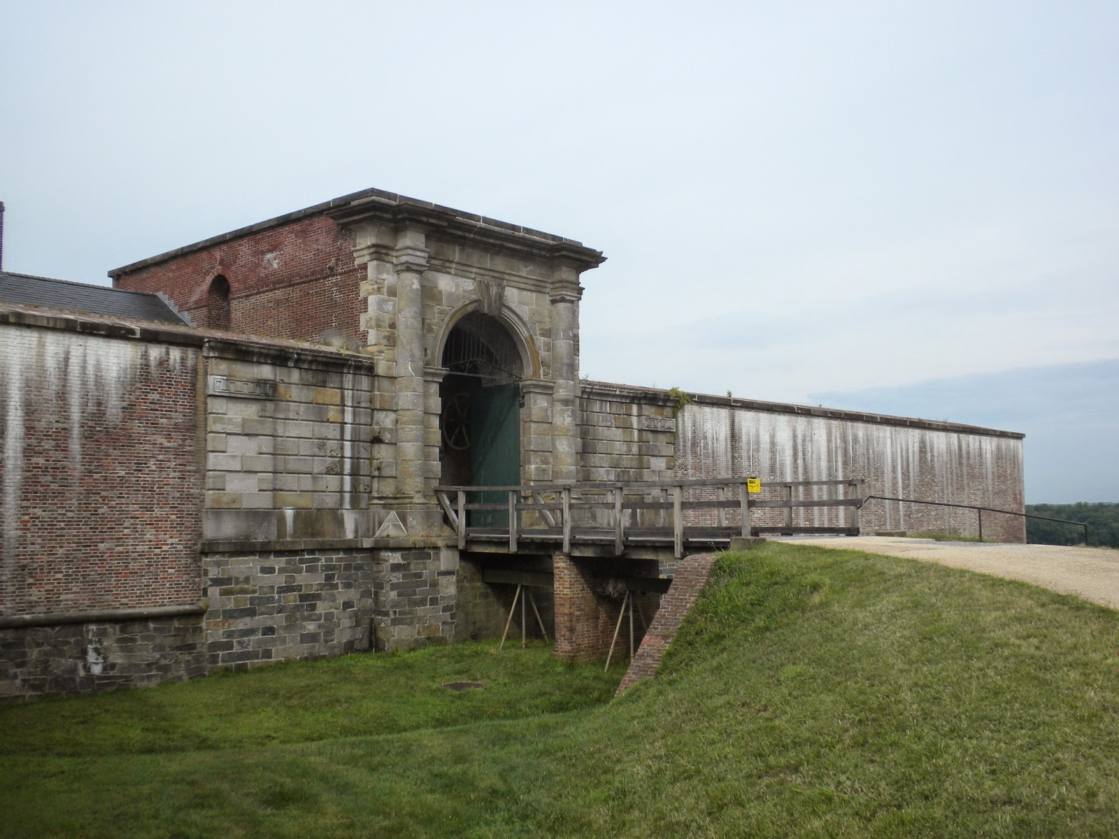 Don's trip through the U.S. and beyond. Fort Washington
