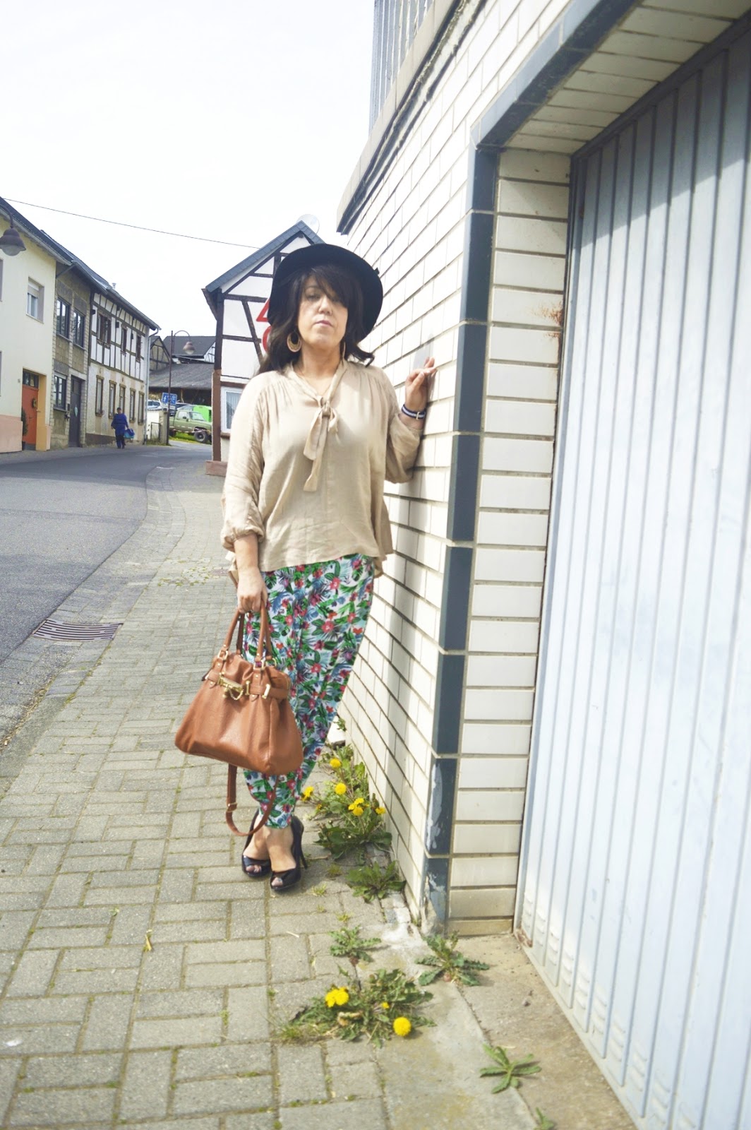 Harem pants & blouse | ANNIE - Online Magazine for Fashion Lifestyle Beauty
