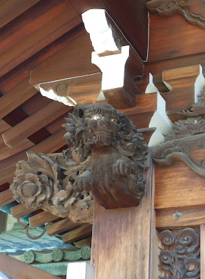 本坊玄関の宮彫り